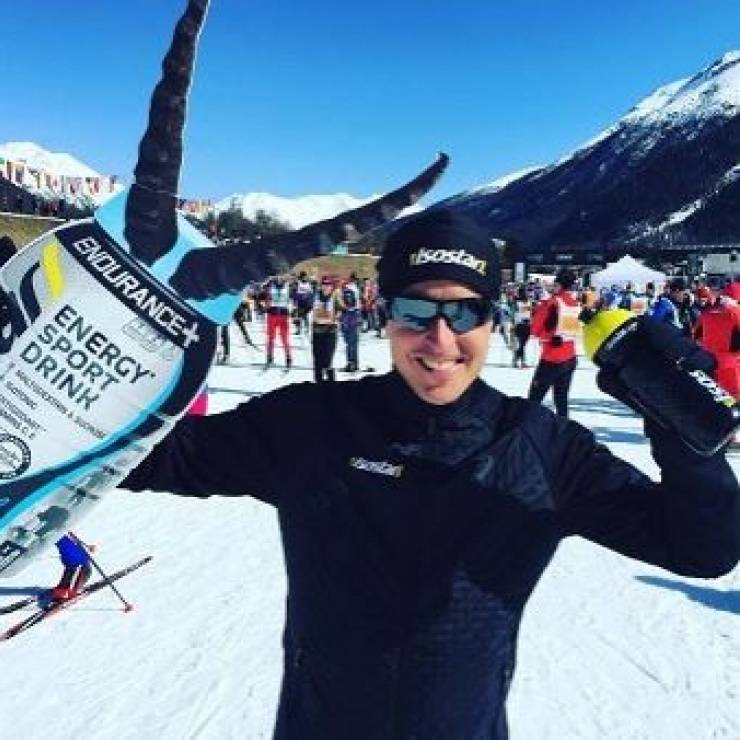 Victoire: il termine le marathon à ski de l’Engadine plus vite qu’à pied!